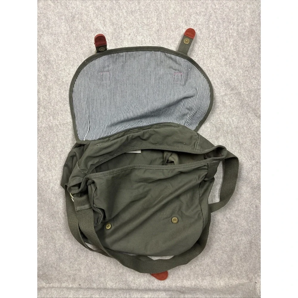 QUICKSILVER Mens Military Messenger Bag Olive Magnetic Snap Adjustable Strap EUC